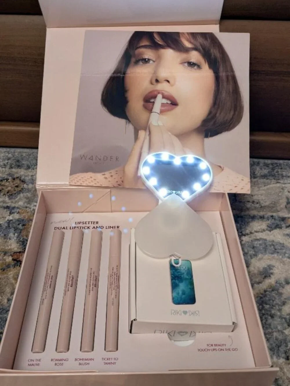 NWT Wander Beauty Box 4 Lipsetter Dual Lipsticks & Liners Riki SweeTheArt Mirror
